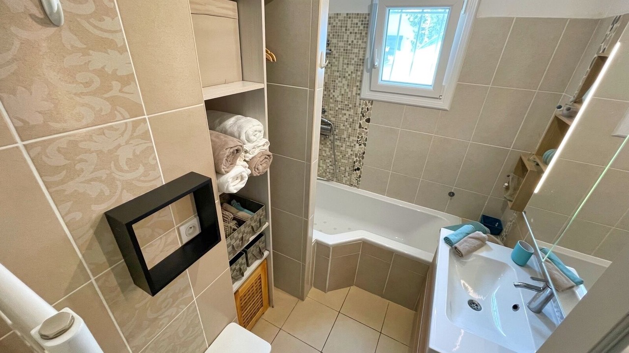 Photo of Bathroom in La Croix-Rouge