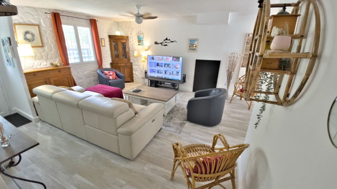 Photo of Livingroom in La Croix-Rouge