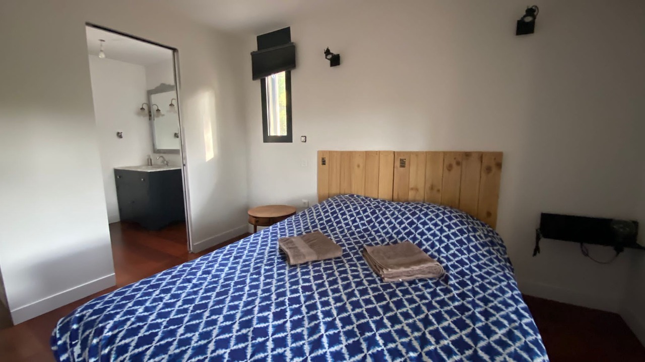 Photo of Bedroom in Noves