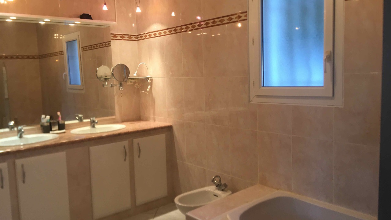 Photo of Bathroom in La Roquebrussanne