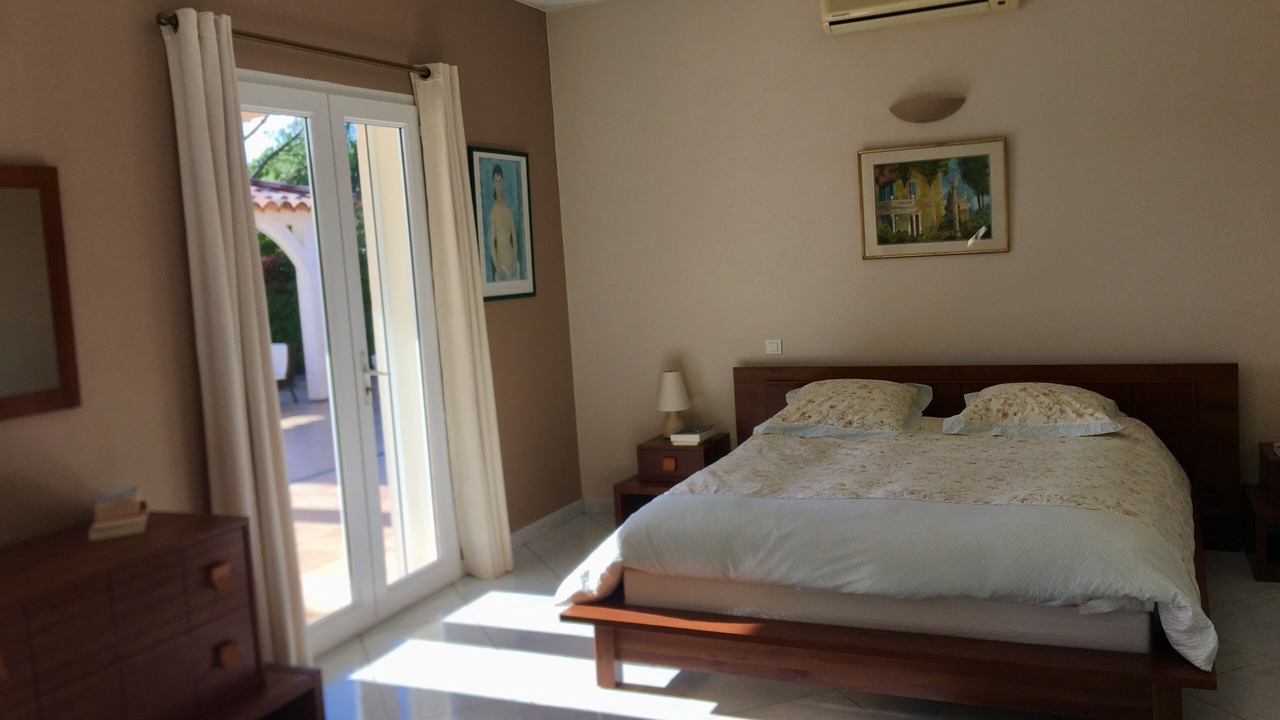 Photo of Bedroom in La Roquebrussanne