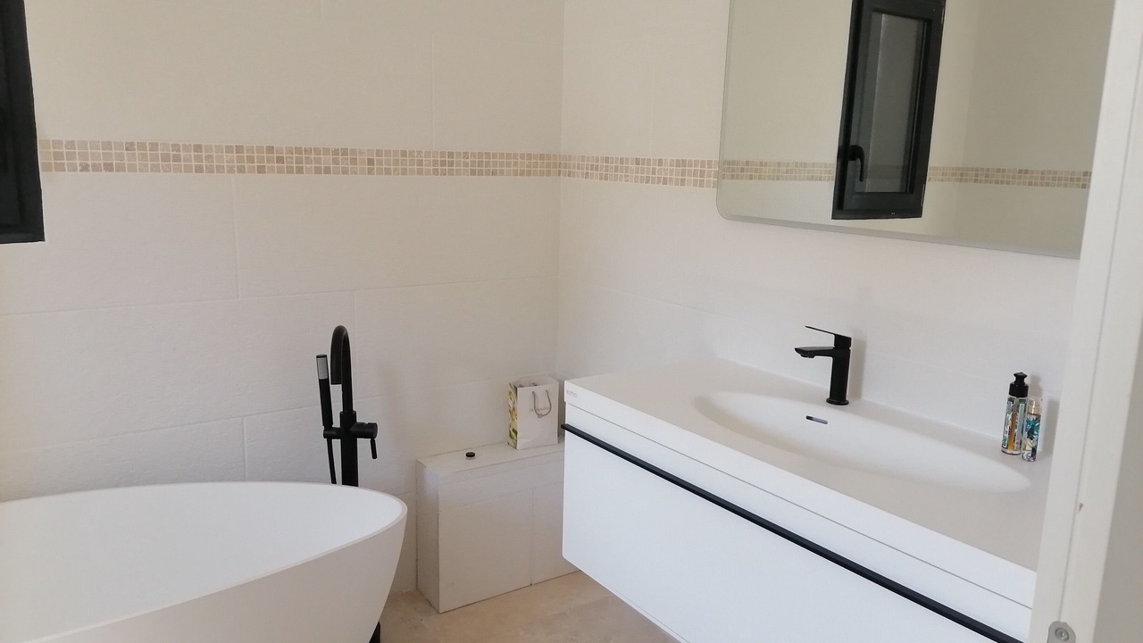 Photo of Bathroom in Eguilles
