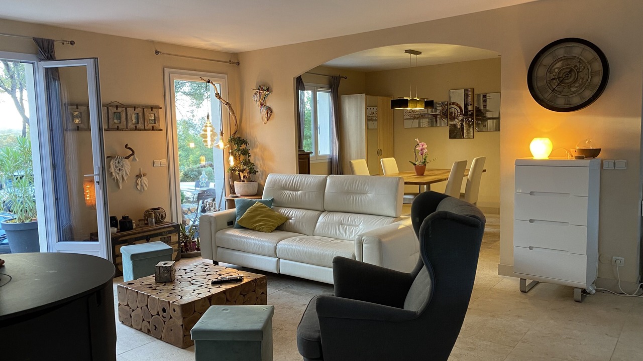 Photo of Livingroom in Jouques