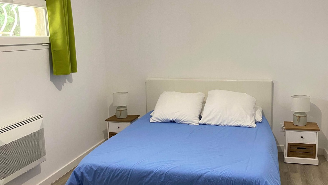 Photo of Bedroom in Saint-Mitre-les-Remparts