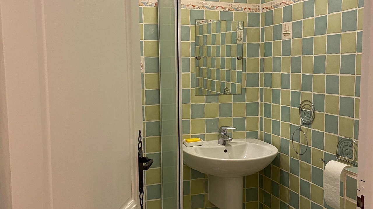 Photo of Bathroom in Ampus