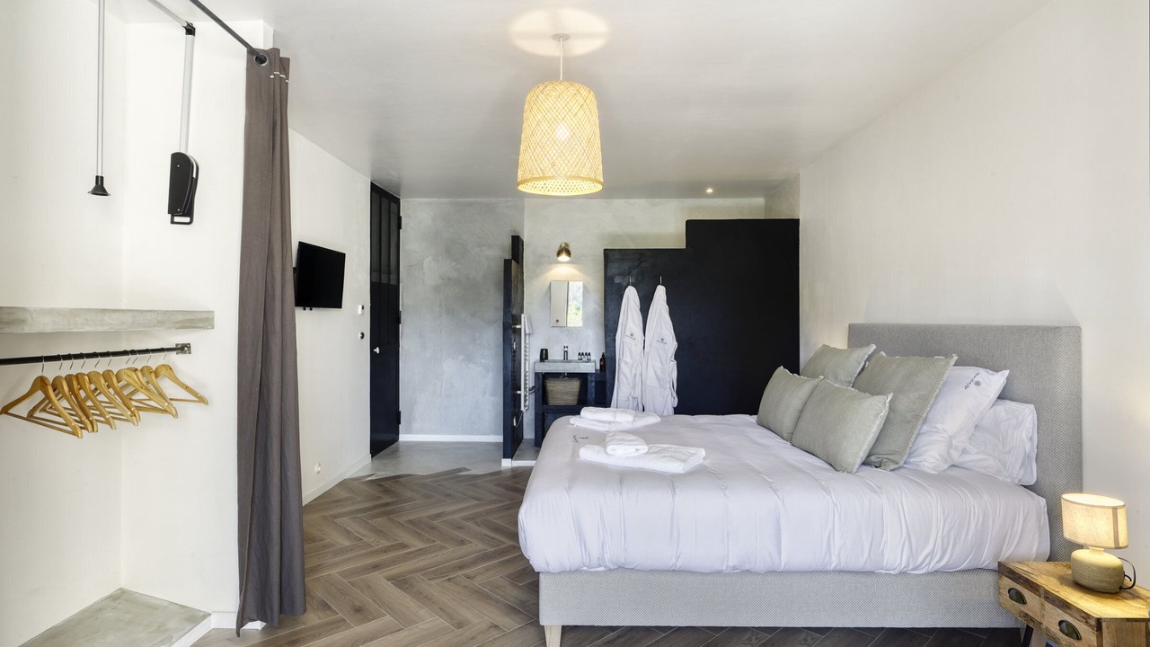 Photo of Bedroom in Chateauneuf-de-Gadagne