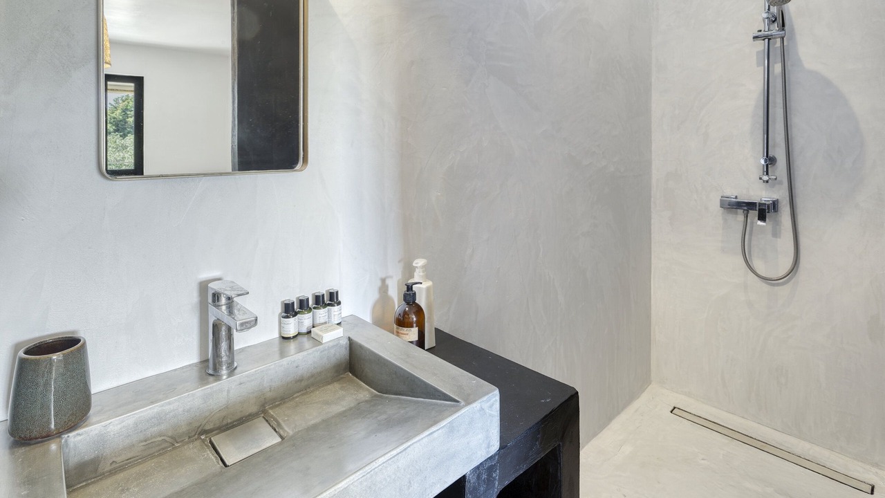 Photo of Bathroom in Chateauneuf-de-Gadagne
