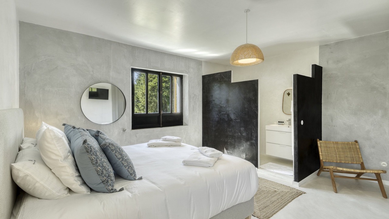 Photo of Bedroom in Chateauneuf-de-Gadagne