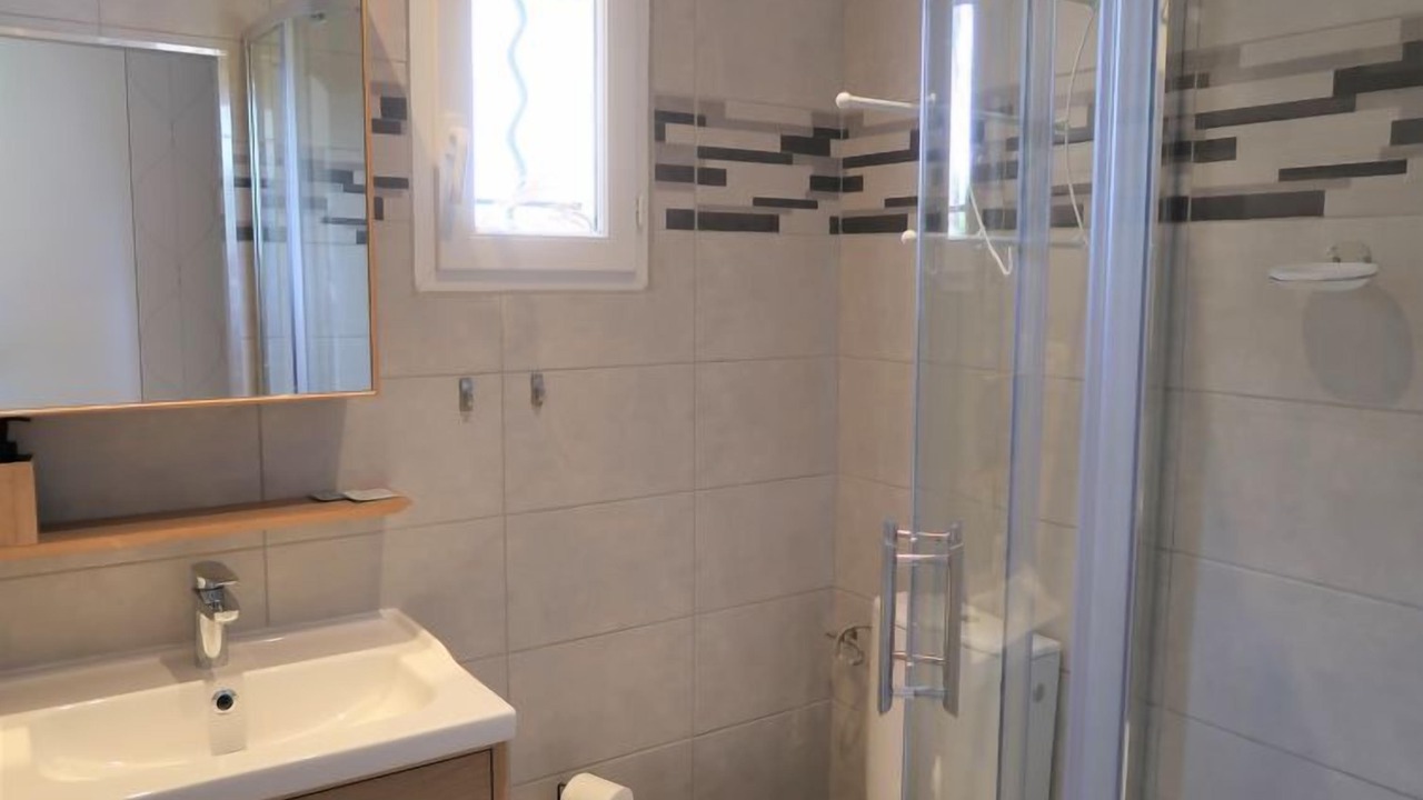 Photo of Bathroom in Cruis