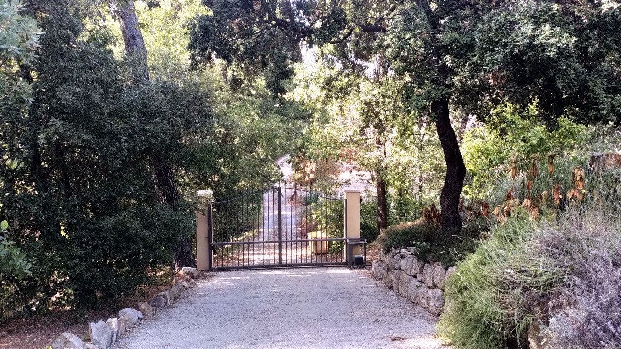 Photo of Outdoor in Belcodene