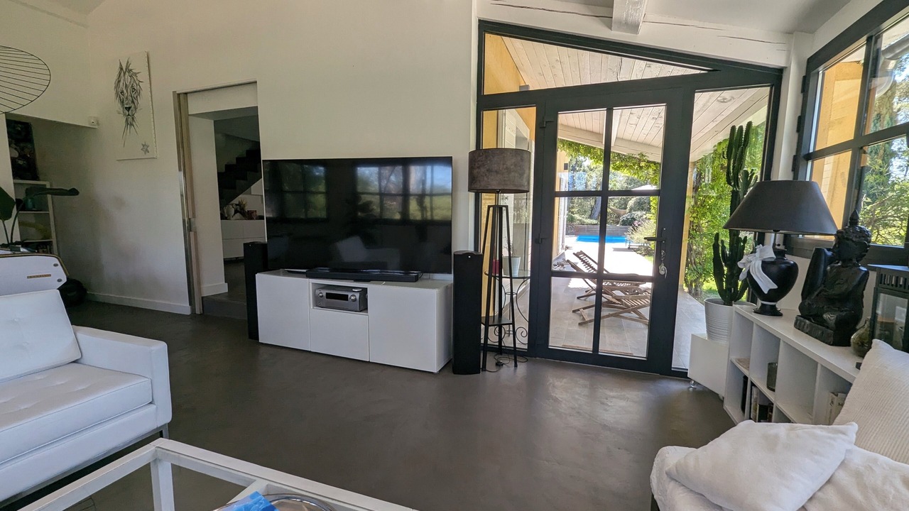 Photo of Livingroom in Belcodene