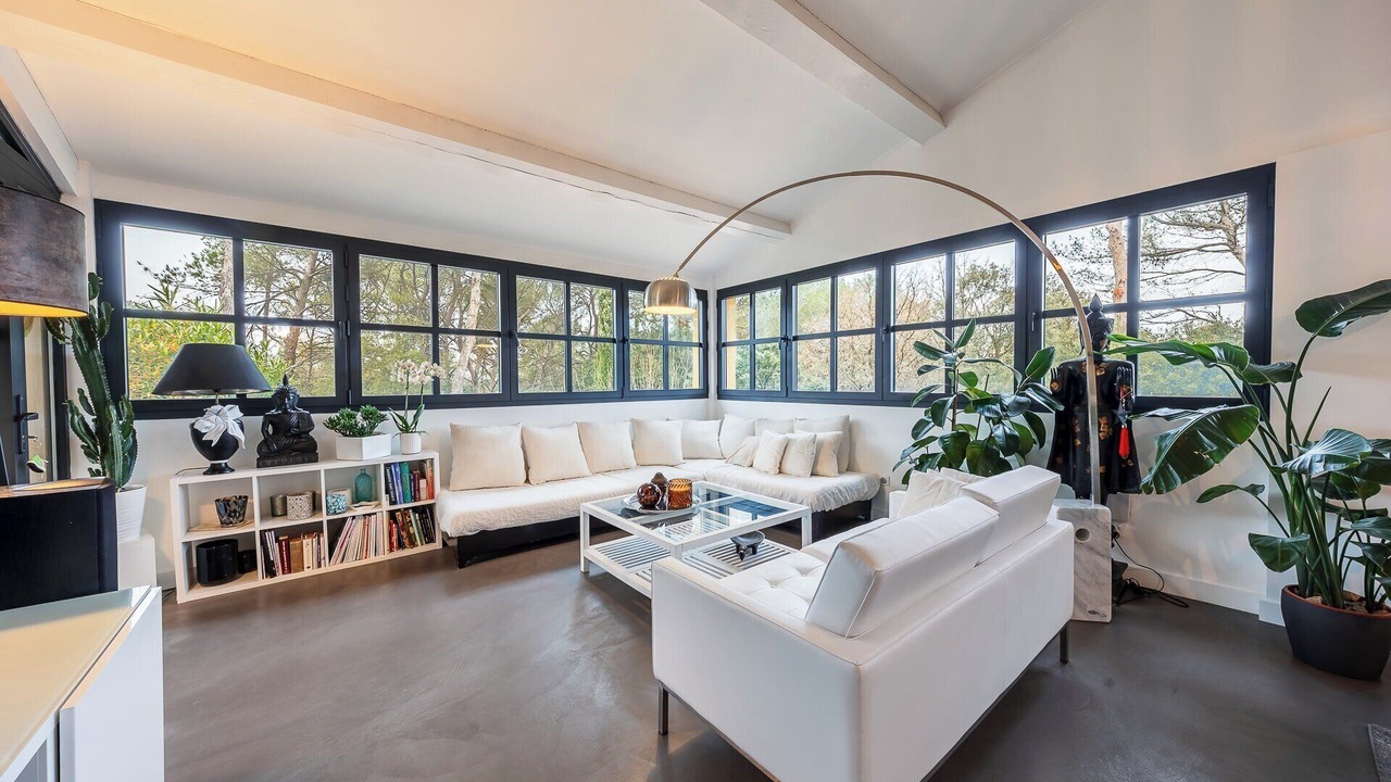 Photo of Livingroom in Belcodene