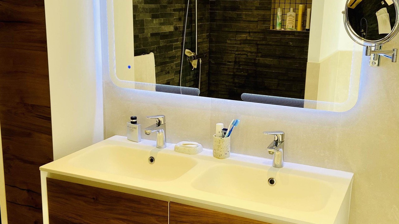 Photo of Bathroom in Venelles