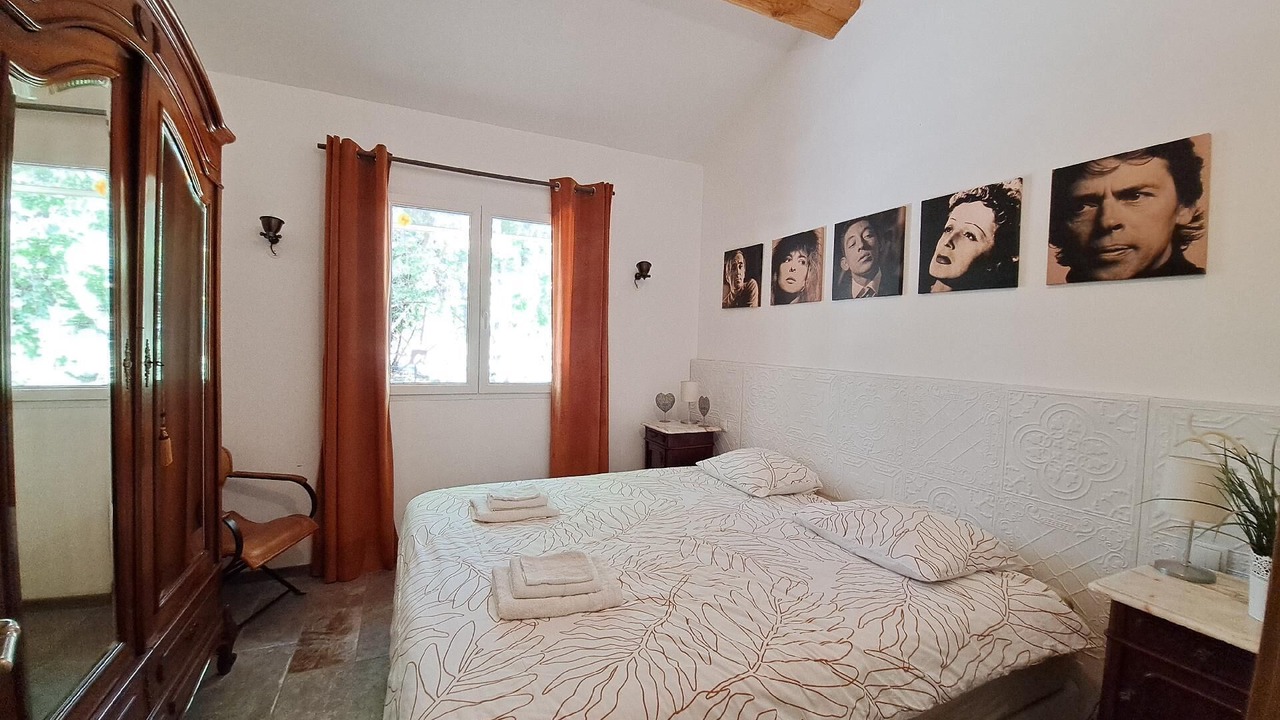 Photo of Bedroom in Simiane-la-Rotonde