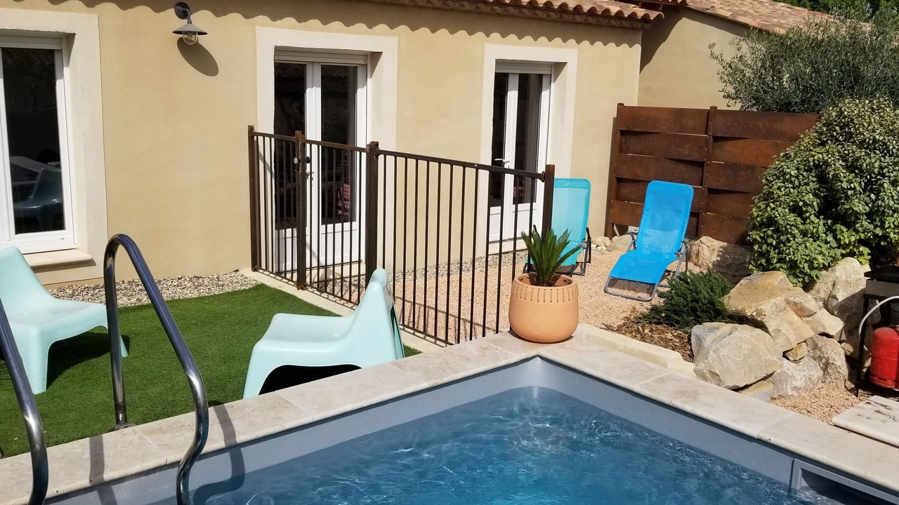 Photo of Outdoor in Caromb
