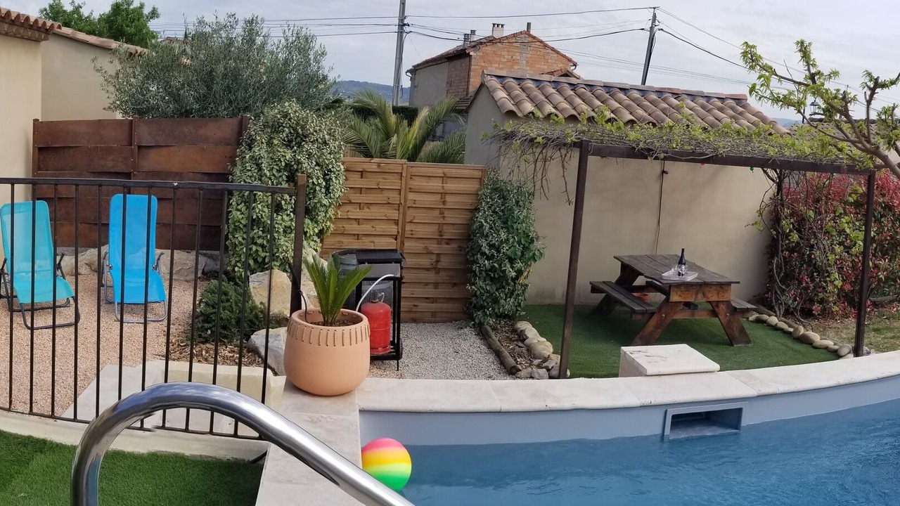 Photo of Outdoor in Caromb