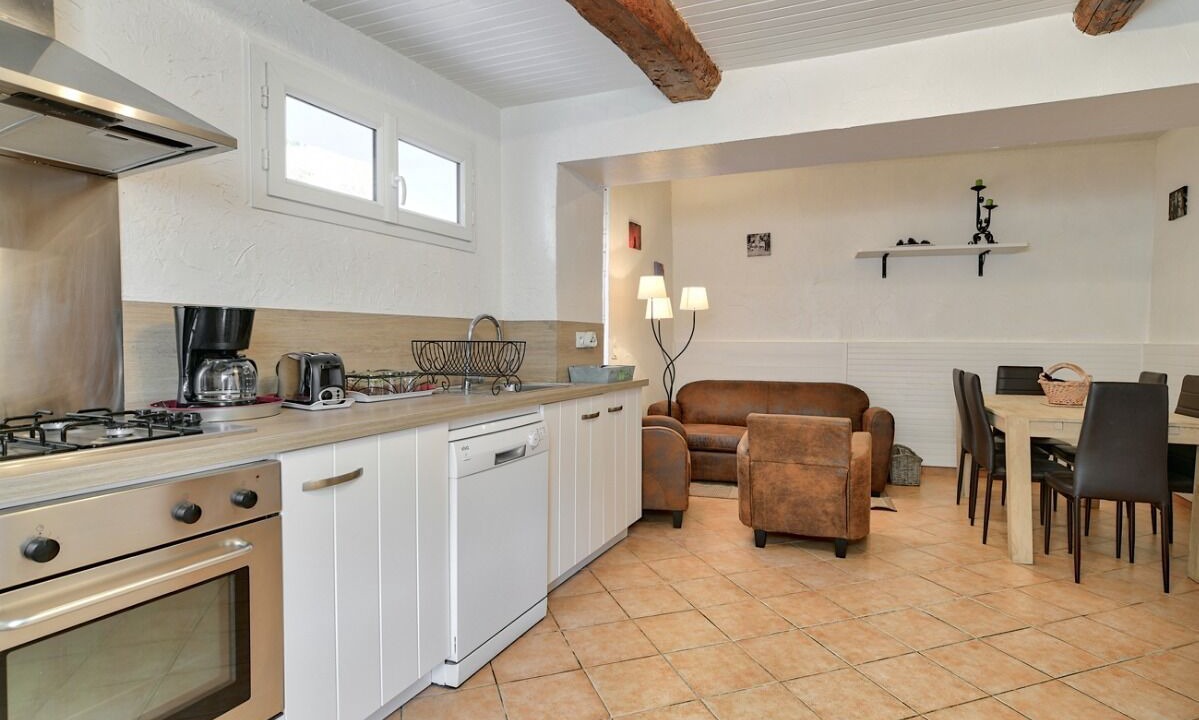 Photo of Kitchen in Villelaure