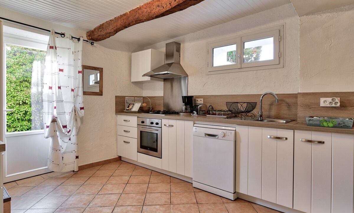 Photo of Kitchen in Villelaure