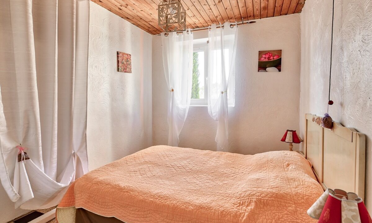 Photo of Bedroom in Villelaure