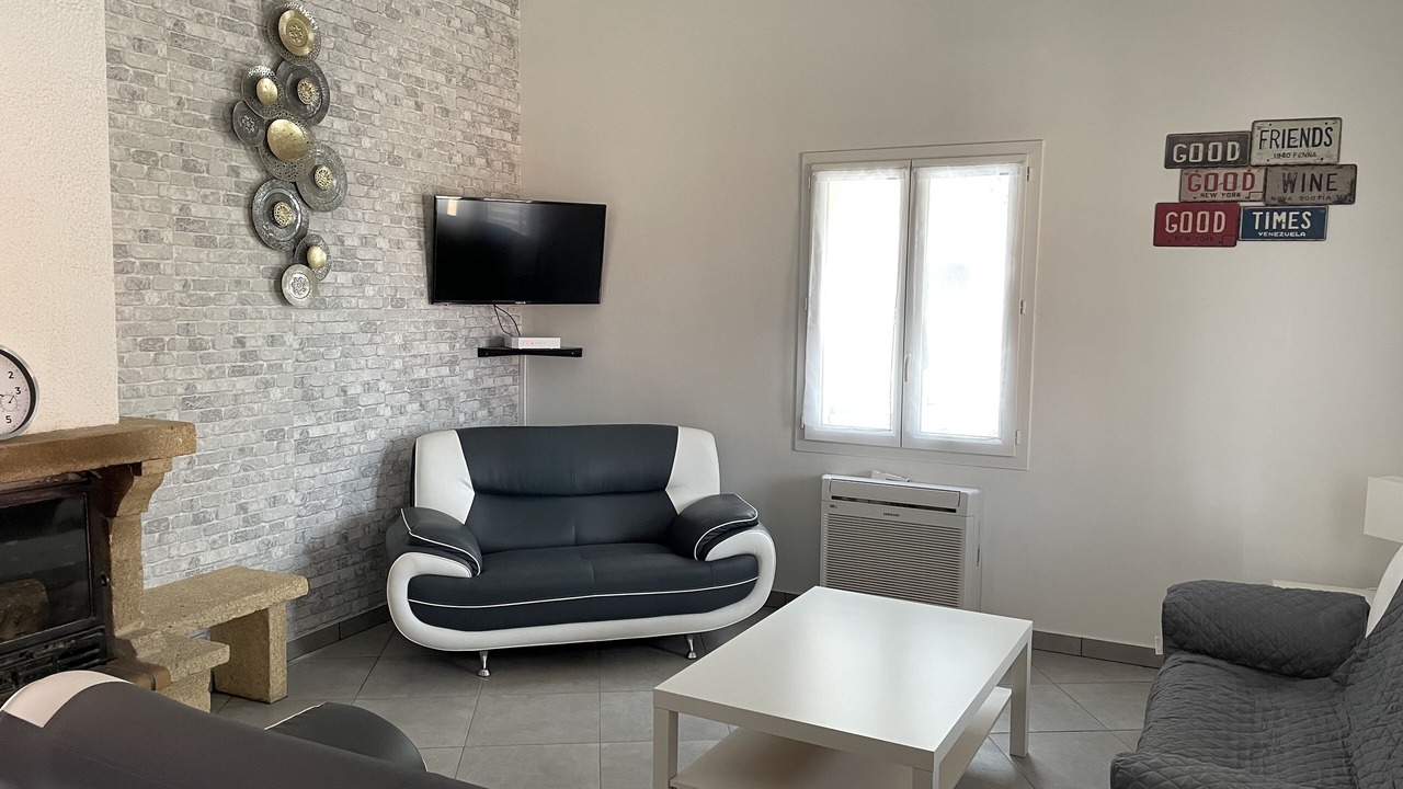 Photo of Livingroom in Saint-Genies-de-Comolas