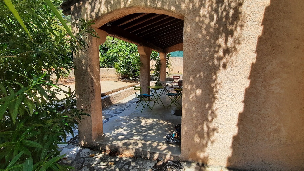 Photo of Patio Balcony in La Bouverie