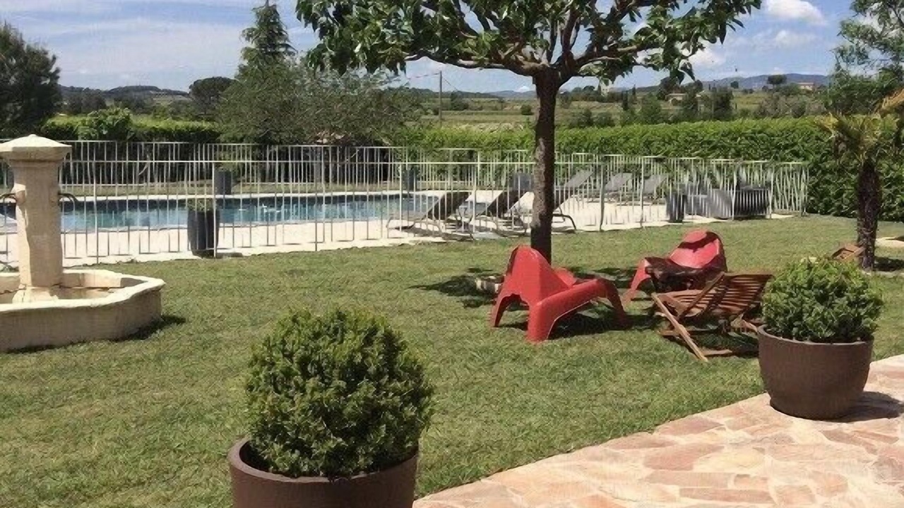 Photo of Outdoor in La Tour-d'Aigues