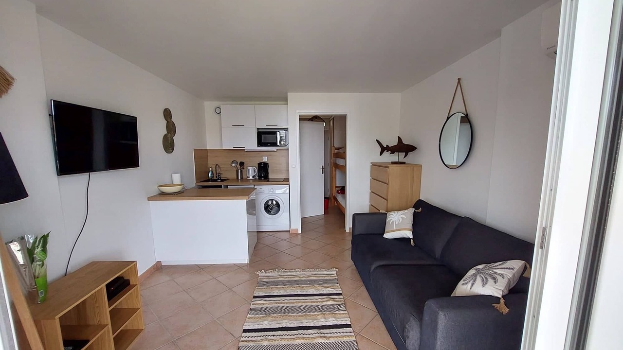 Photo of Livingroom in Cavaliere Beach