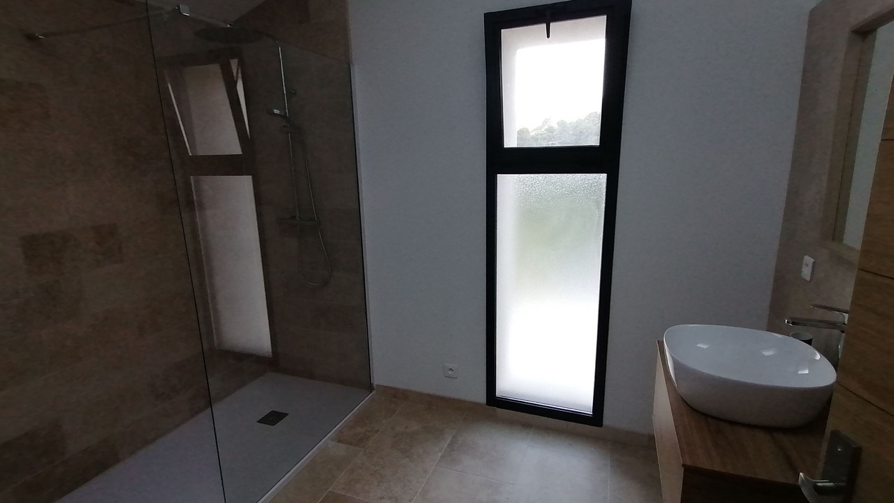 Photo of Bathroom in Crestet