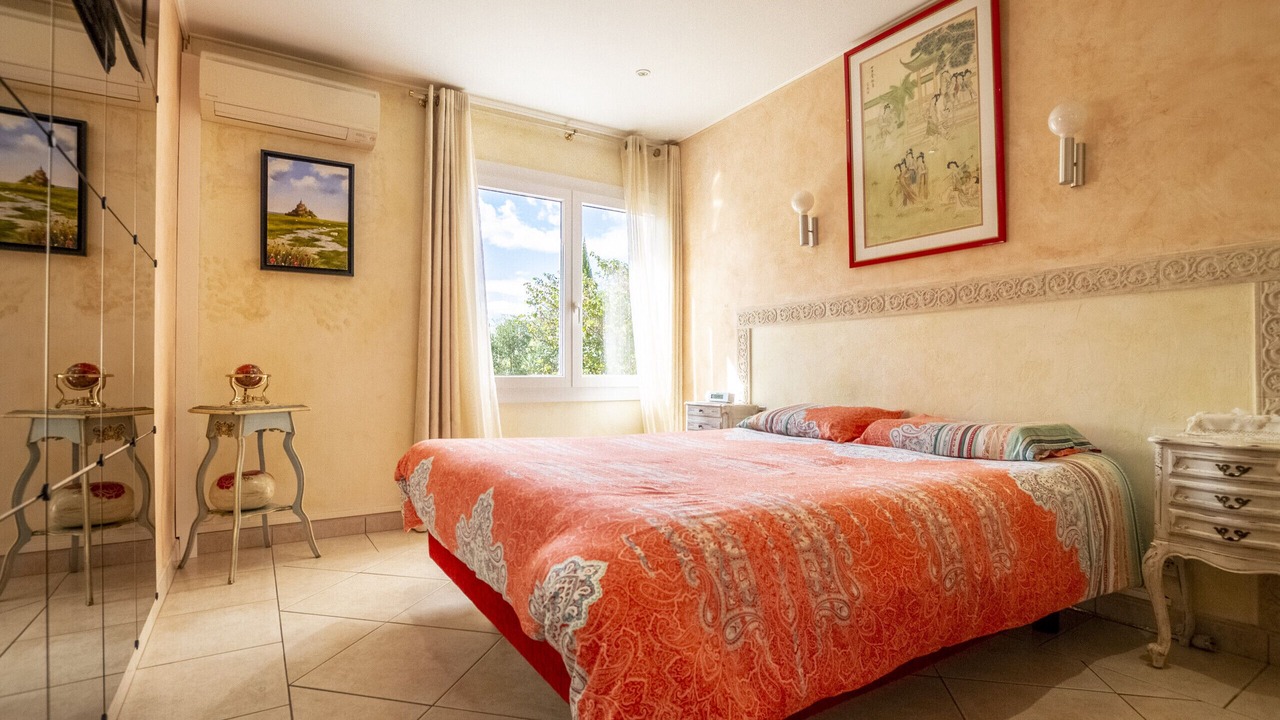Photo of Bedroom in Vitrolles