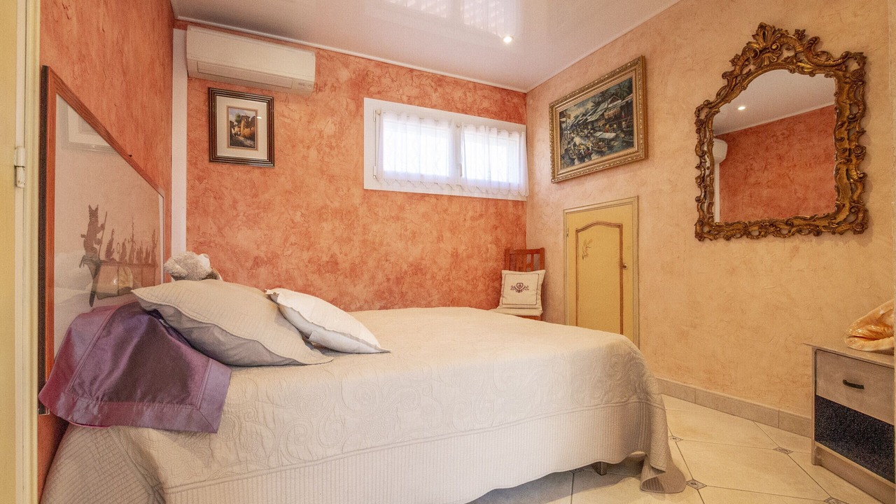 Photo of Bedroom in Vitrolles