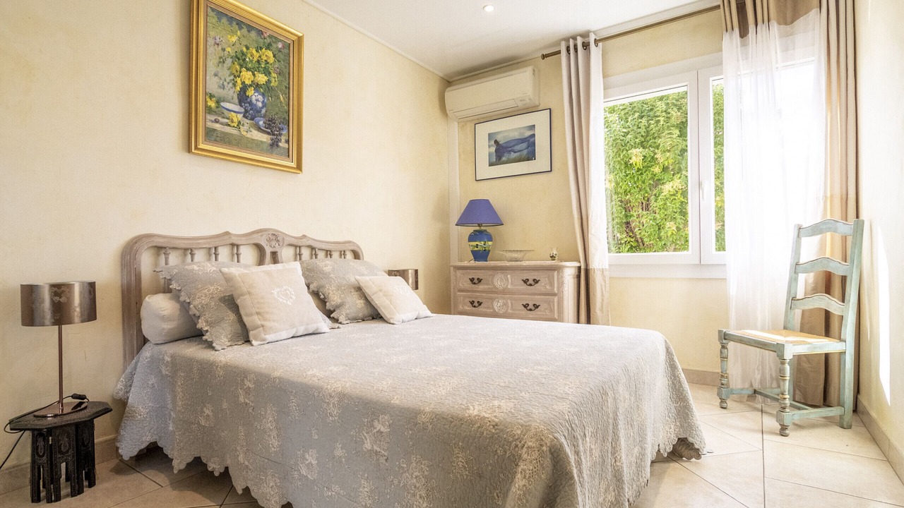 Photo of Bedroom in Vitrolles