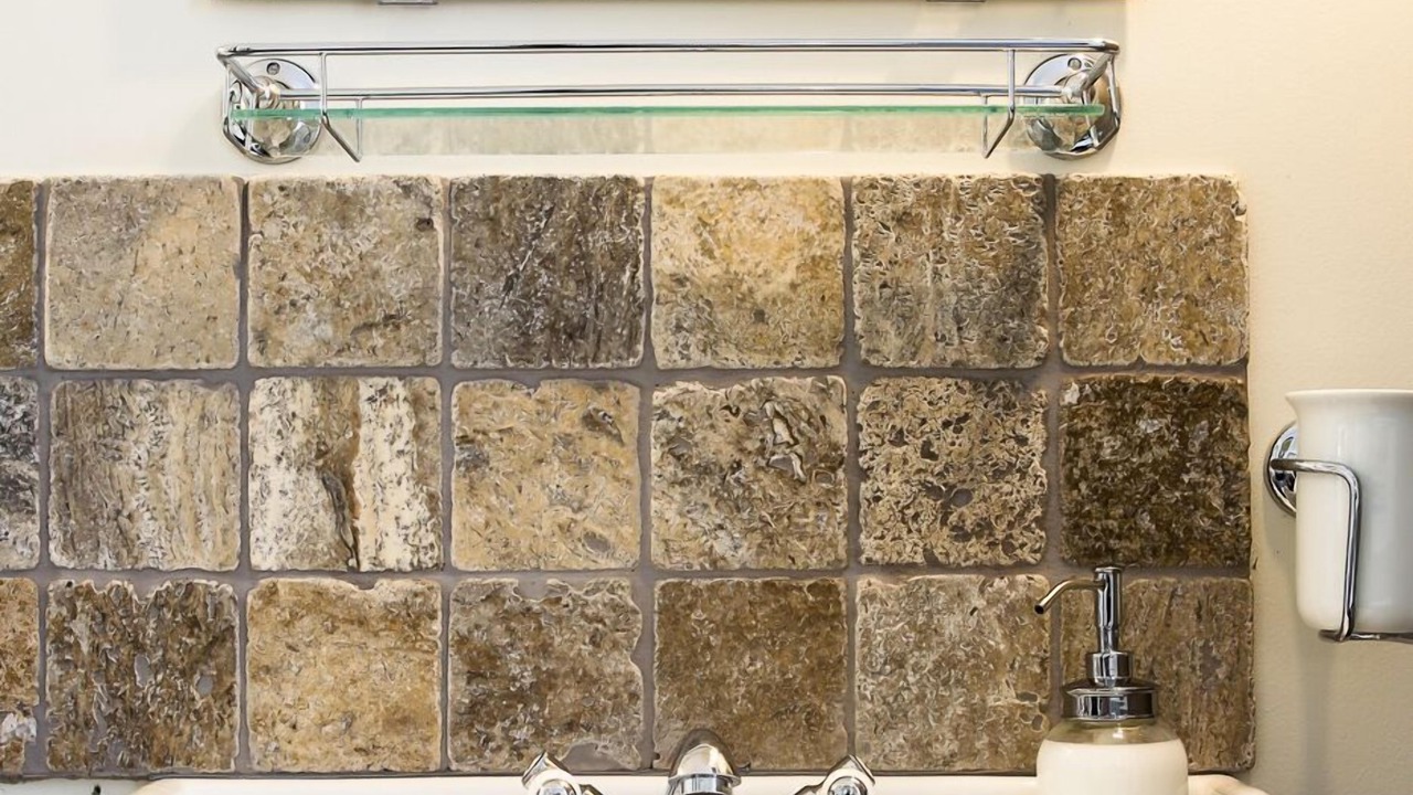 Photo of Bathroom in Avignon City Centre