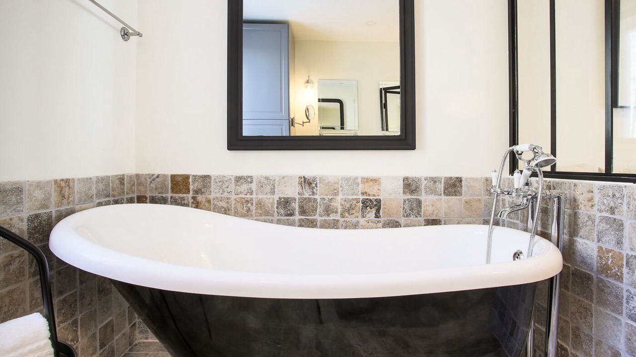 Photo of Bathroom in Avignon City Centre