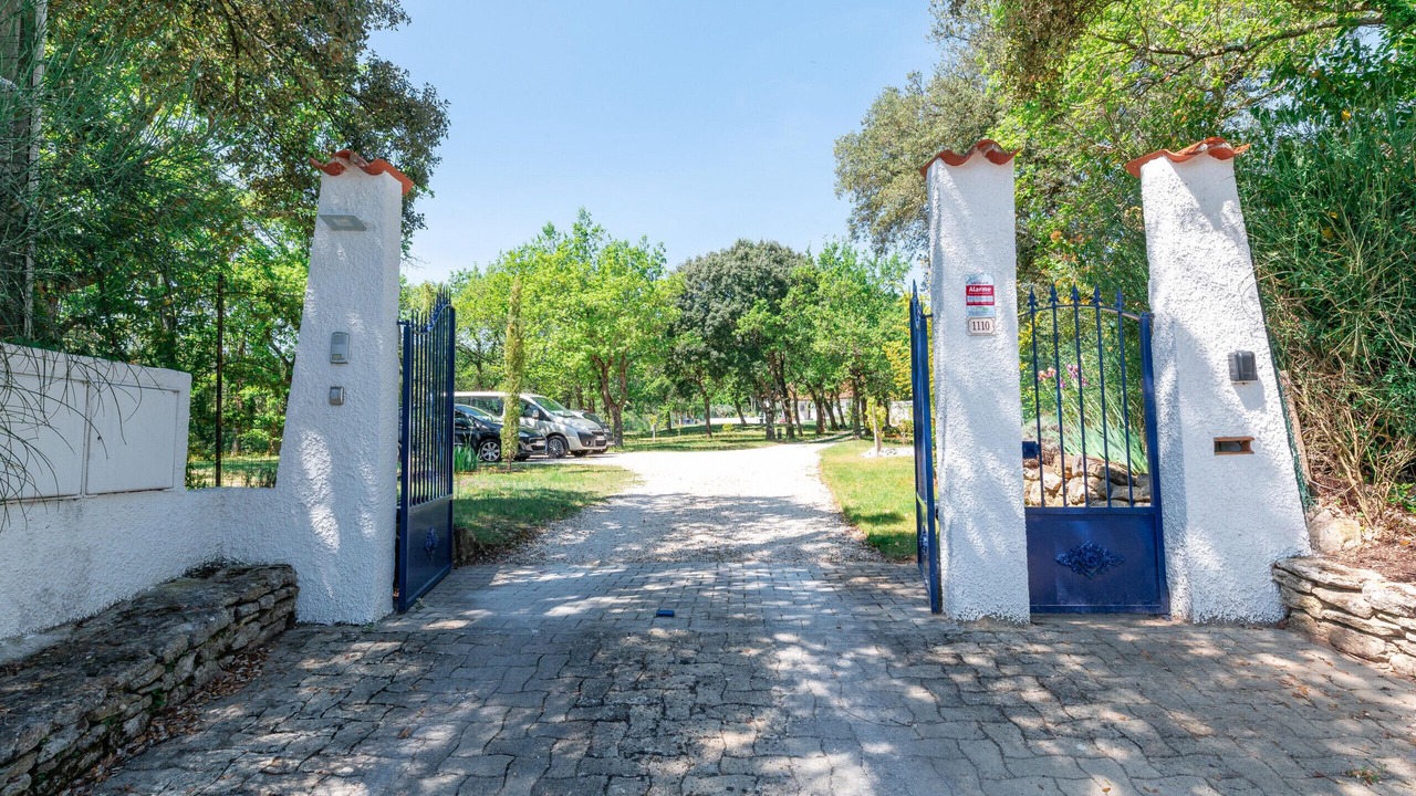 Photo of Outdoor in Colonzelle