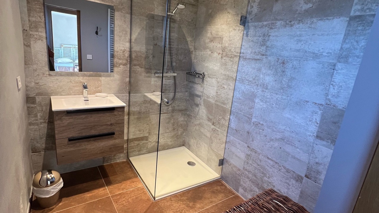 Photo of Bathroom in Caromb