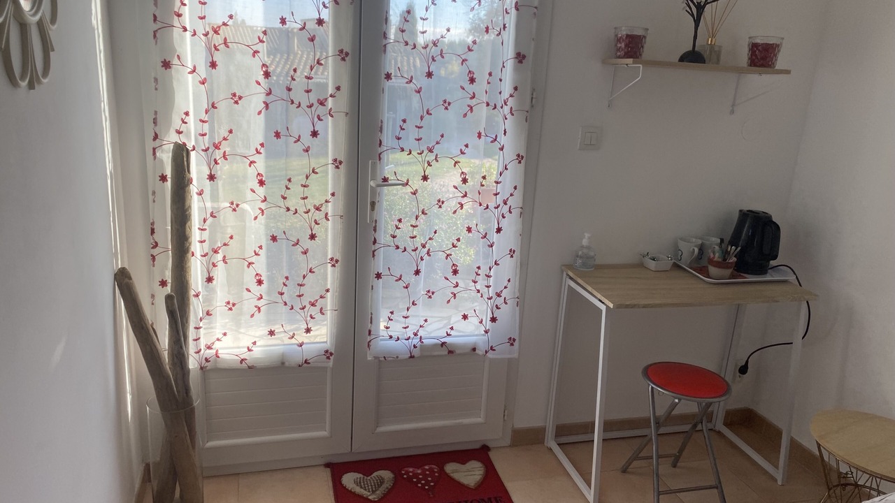 Photo of Bedroom in Comps