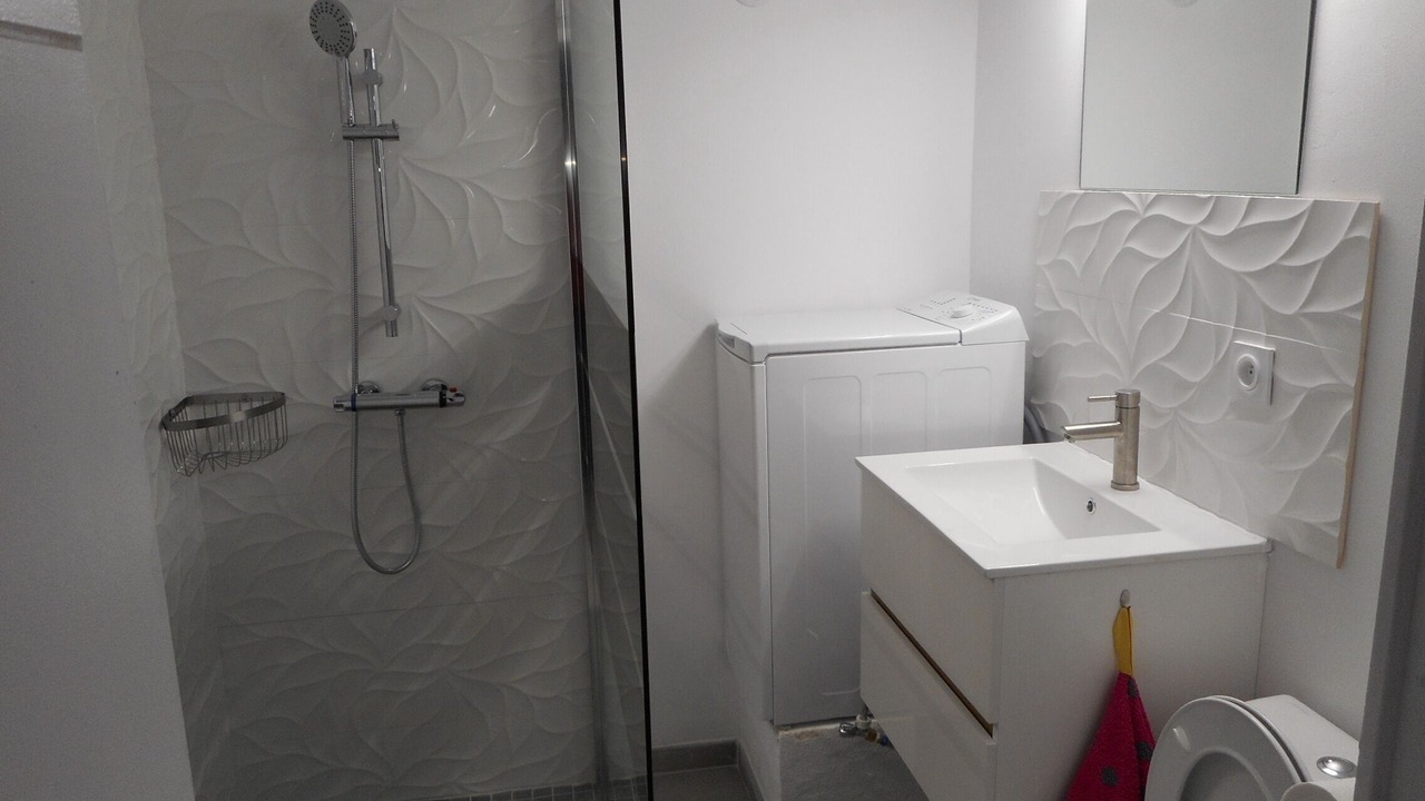Photo of Bathroom in Miramar