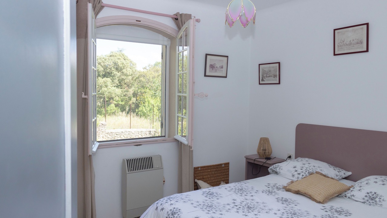 Photo of Bedroom in Cabrieres-d'Avignon