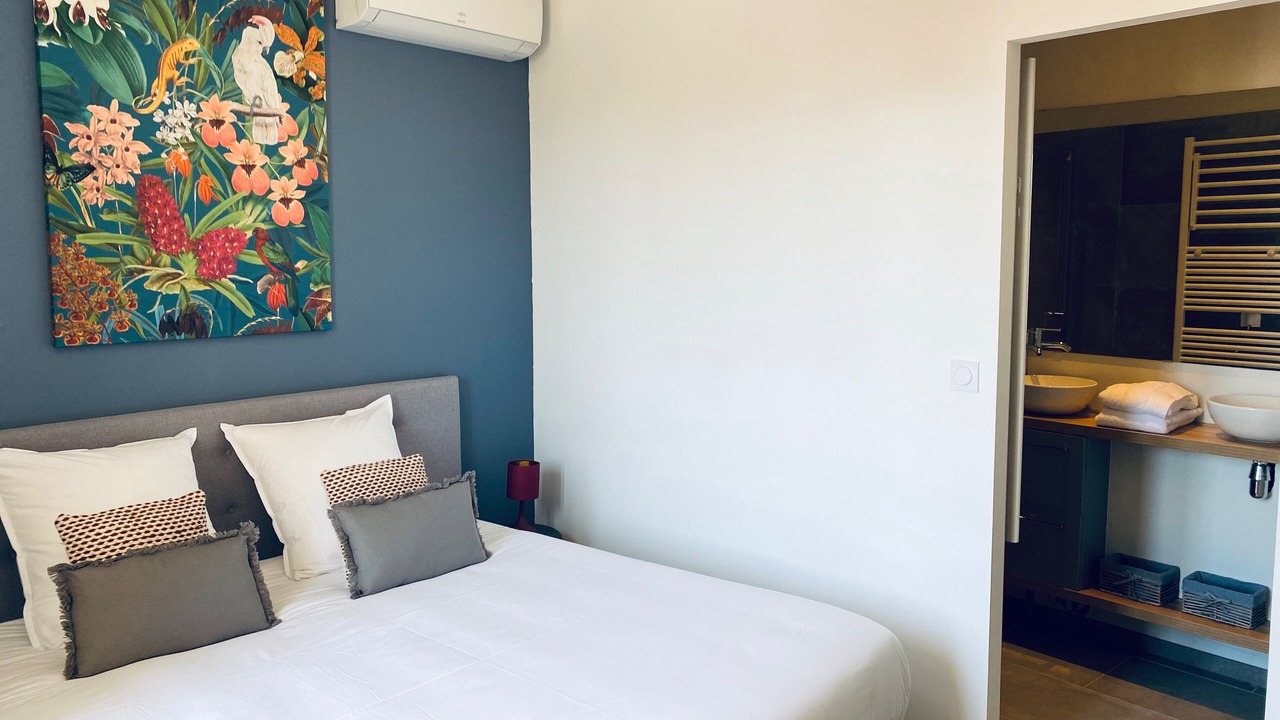 Photo of Bedroom in Morieres-les-Avignon