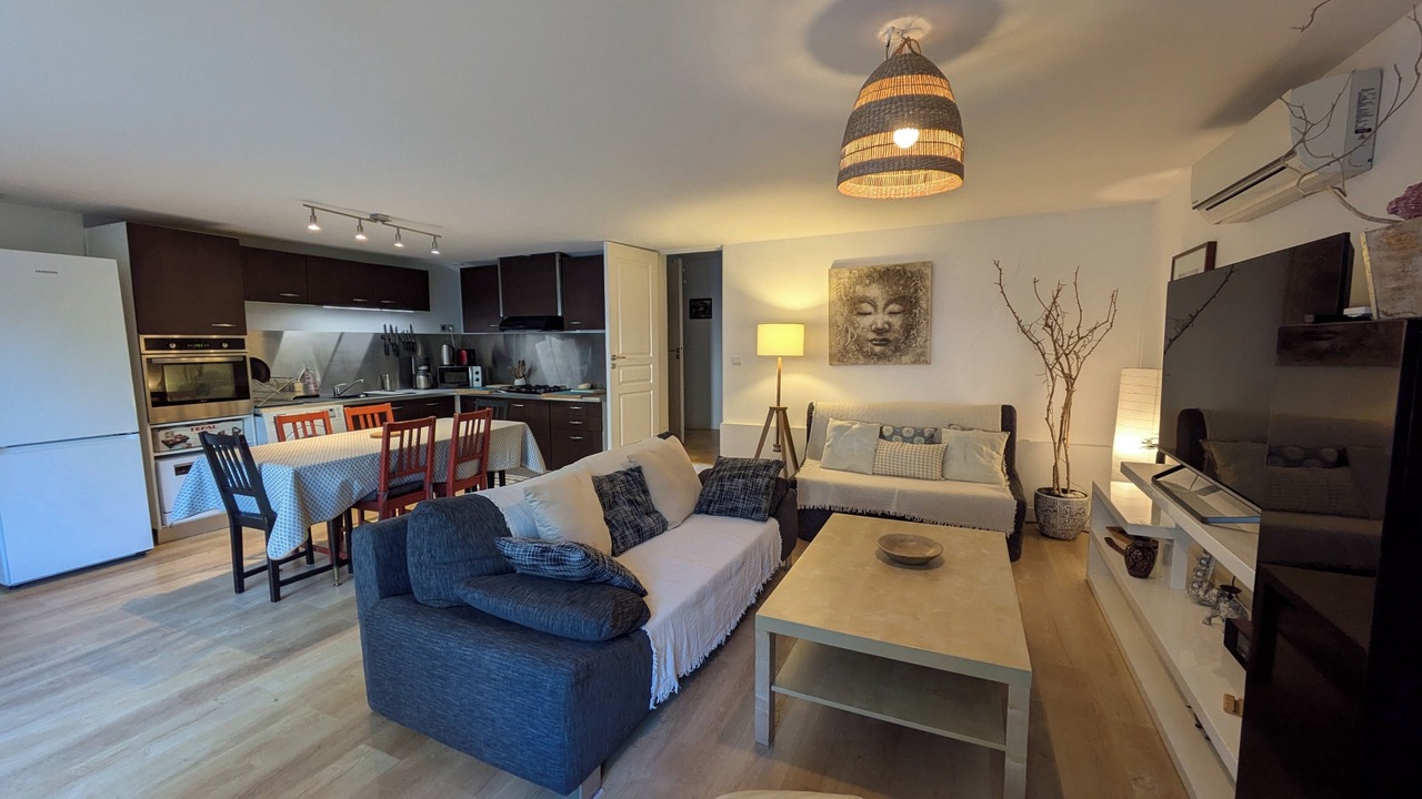 Photo of Livingroom in Ensues-la-Redonne