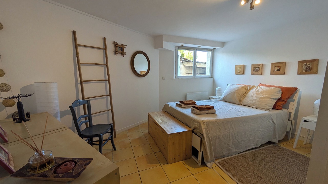 Photo of Bedroom in Ensues-la-Redonne