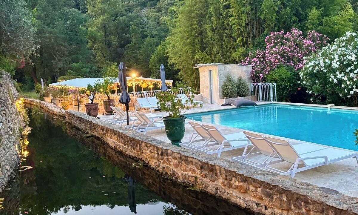Photo of Outdoor in Les Mages