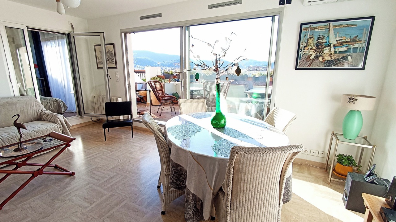 Photo of Livingroom in Hyeres City Centre