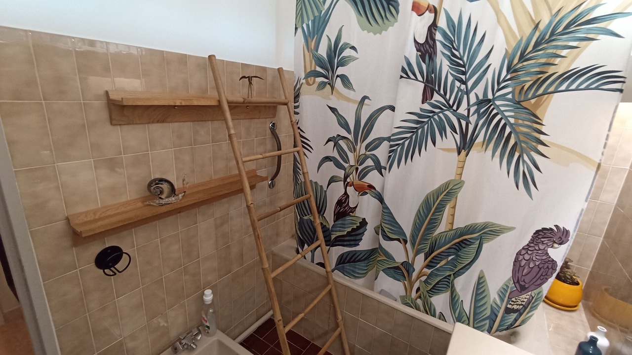 Photo of Bathroom in Hyeres City Centre