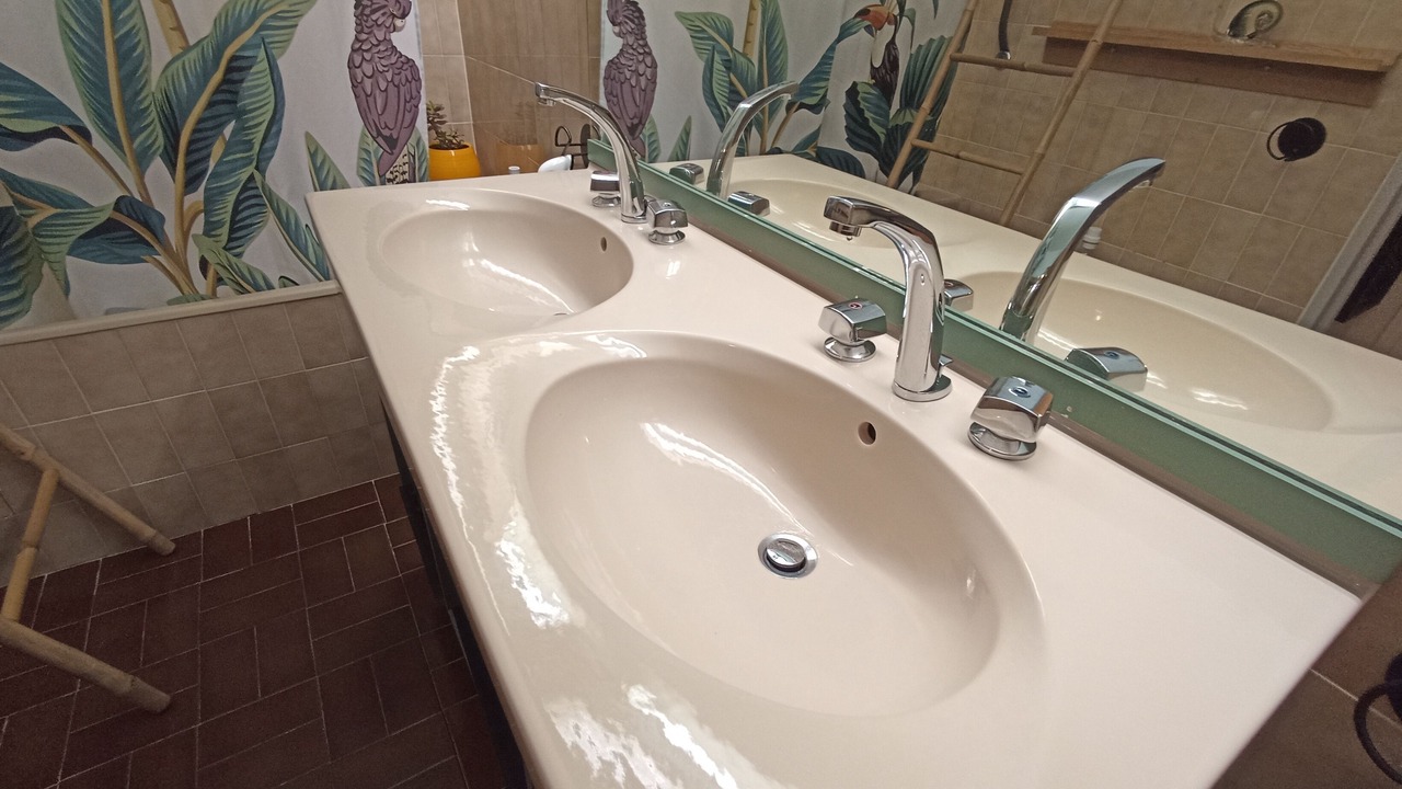 Photo of Bathroom in Hyeres City Centre