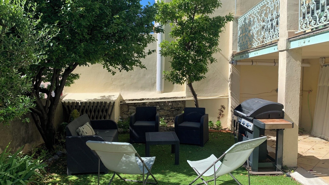 Photo of Patio Balcony in Le Mourillon