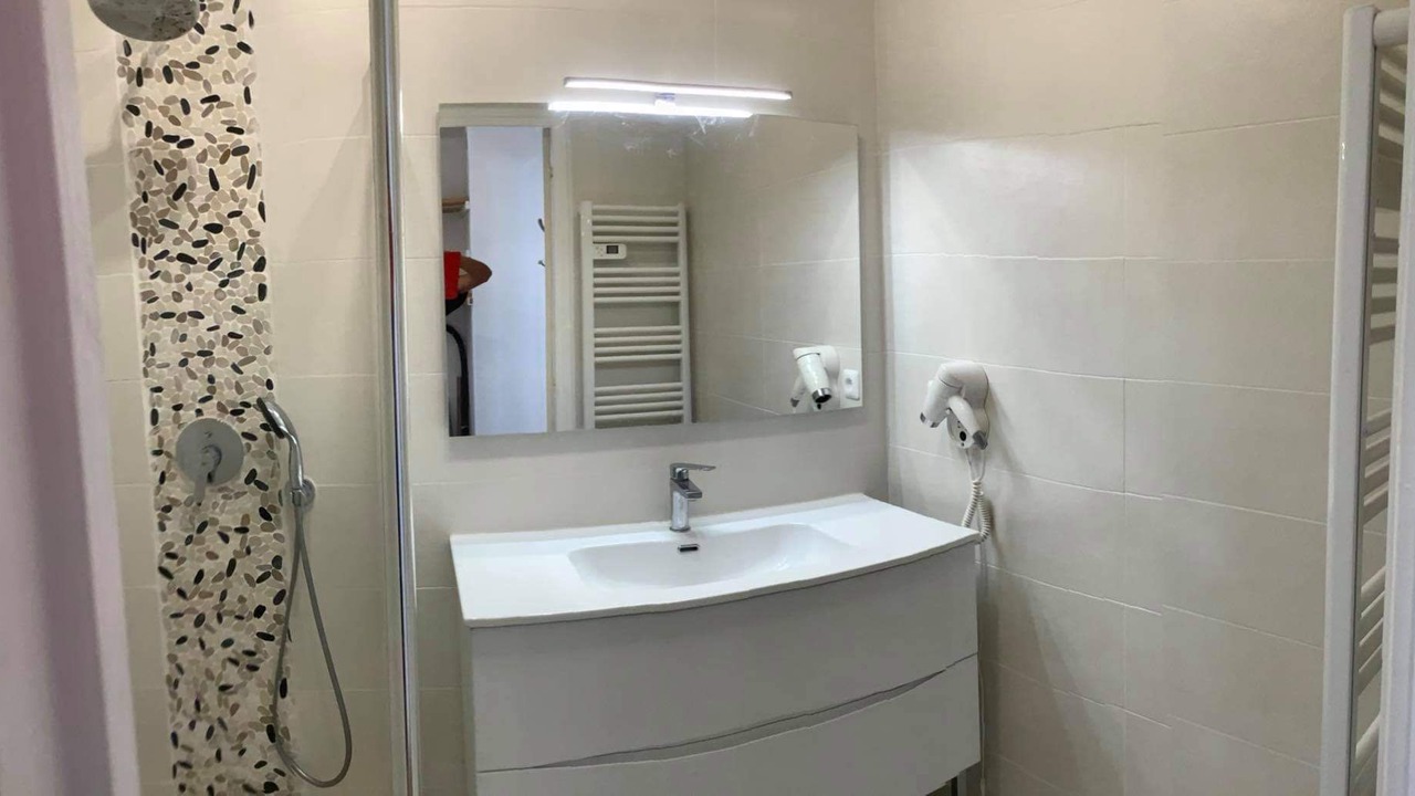 Photo of Bathroom in Baille
