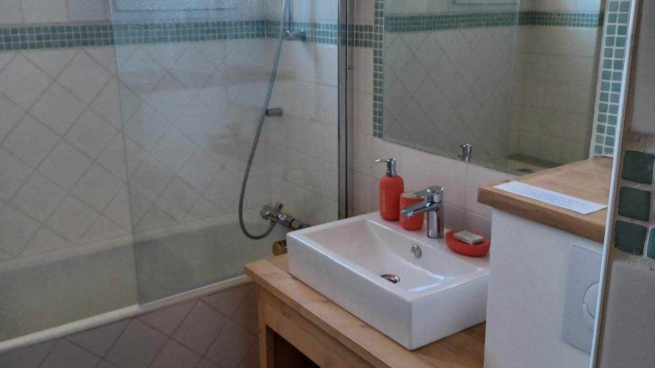 Photo of Bathroom in Gargas