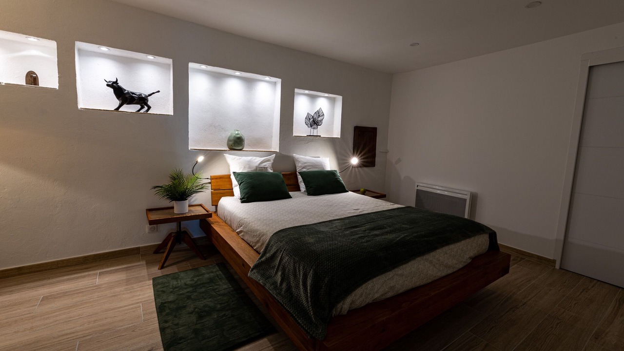 Photo of Bedroom in Chateauneuf-de-Gadagne