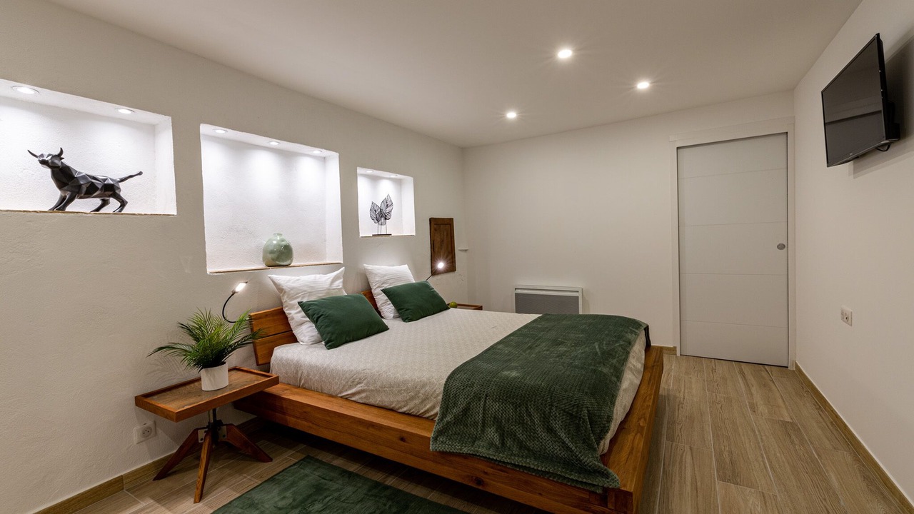 Photo of Bedroom in Chateauneuf-de-Gadagne